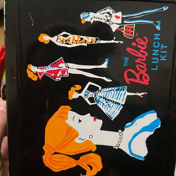Vintage Barbie Lunch Box with Retro Design - Picture 3 of 7